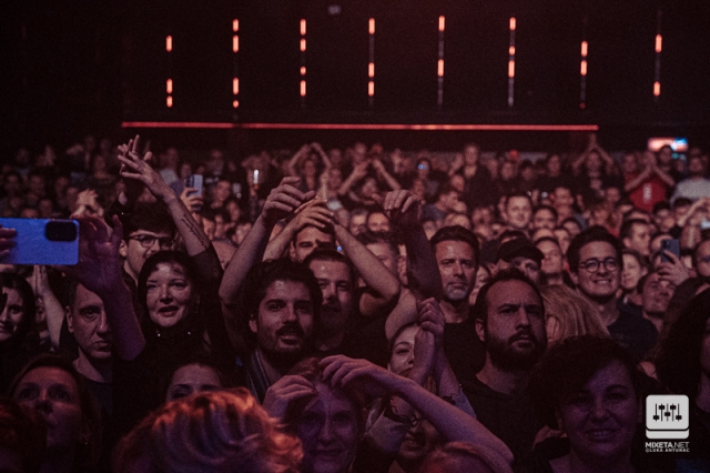 Goran Bare i Majke su u rasprodanom zagrebačkom klubu Boogaloo održali svoj prvi koncert u sklopu 40 godina karijere